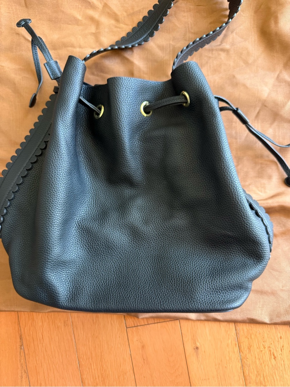 Stoney Clover Lane Leather Henrietta Bucket Bag Noir Black - Picture 2 of 16